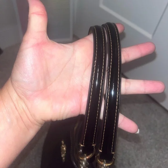 Coach Ava Chain Tote - Picture 4 of 9